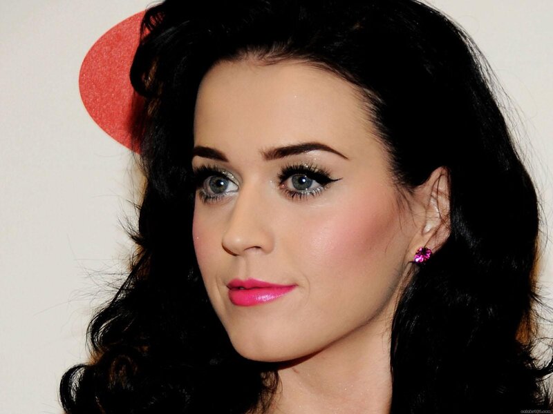 Katy Perry with pink makeup