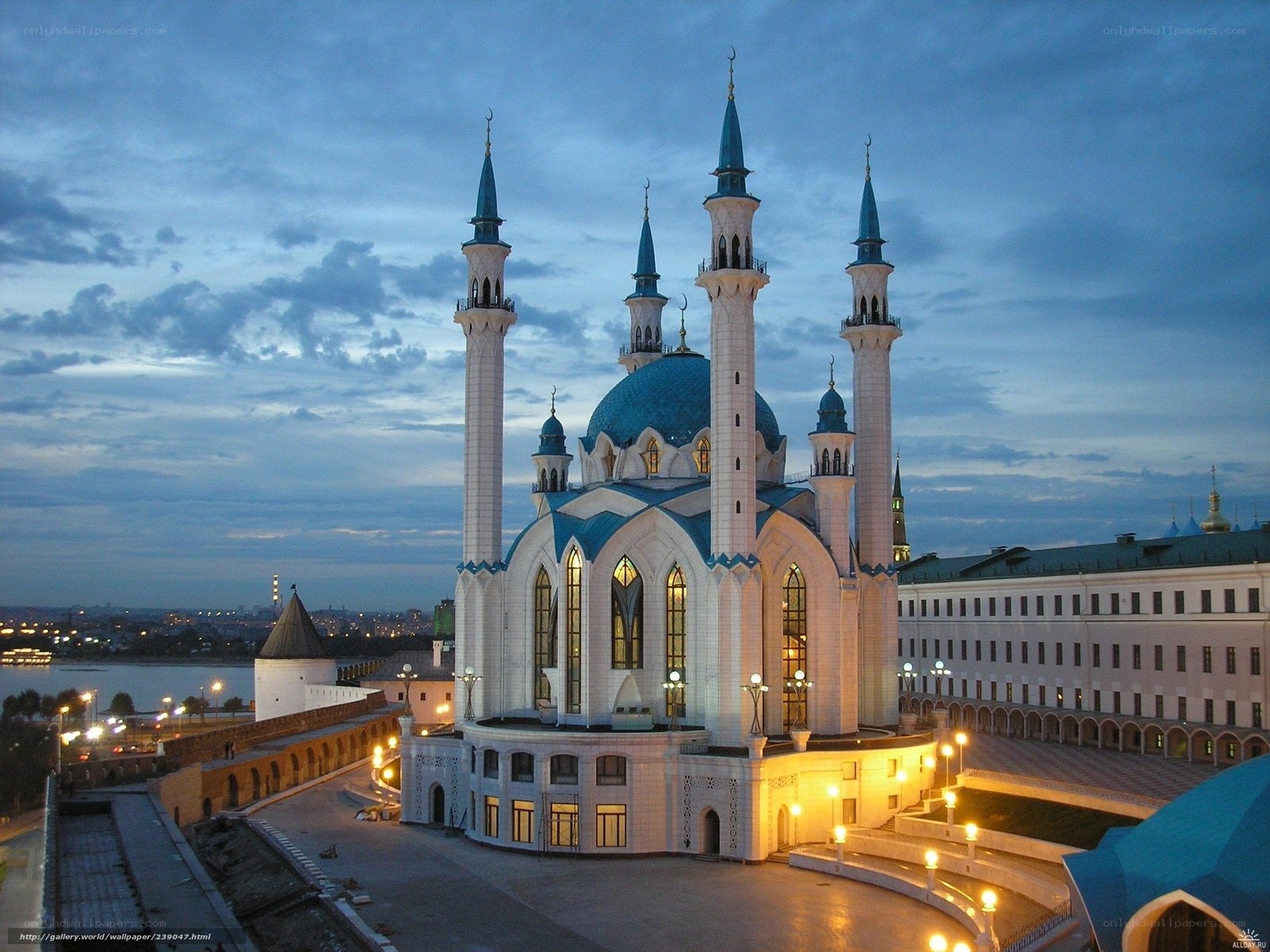Kazan Kremlin mosque at dusk