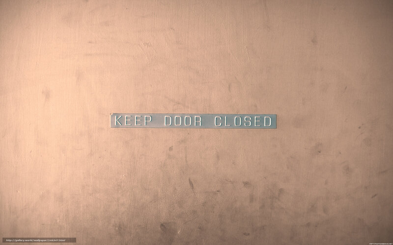 Keep Door Closed sign