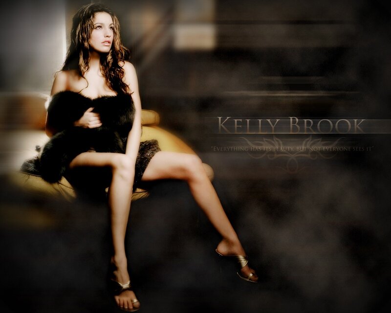 Kelly Brook in black fur