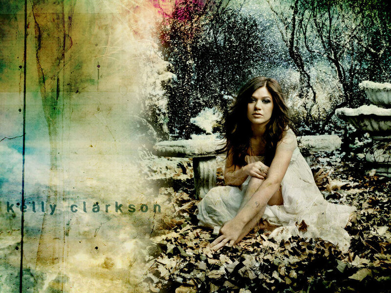 Kelly Clarkson in a garden