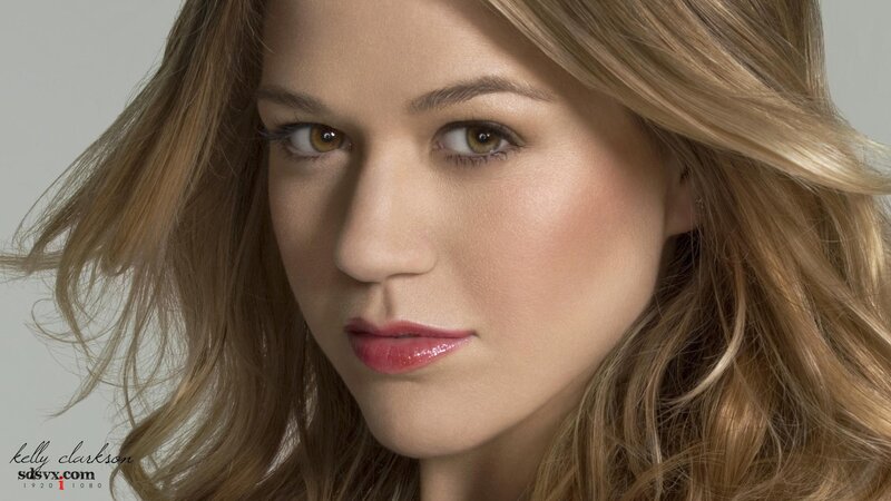 Kelly Clarkson portrait