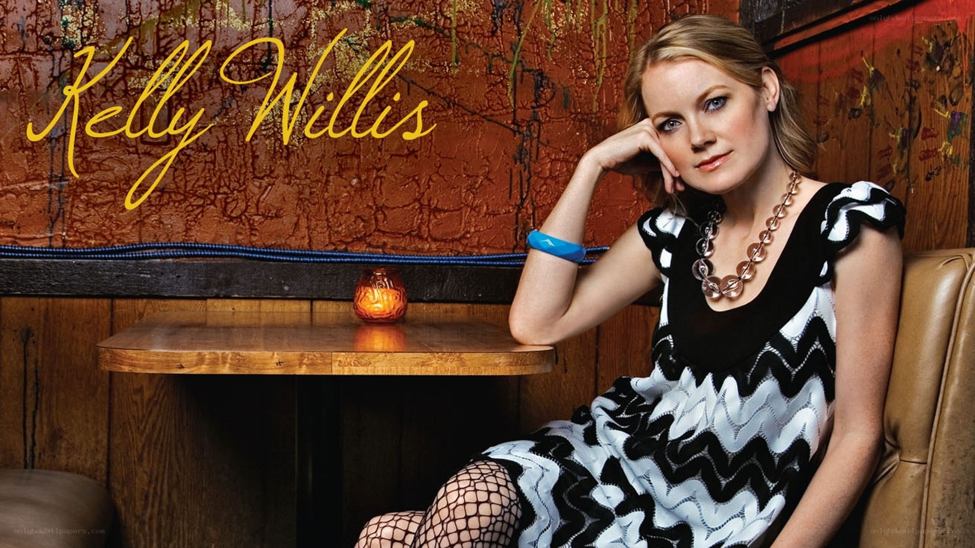 Kelly Willis in a booth