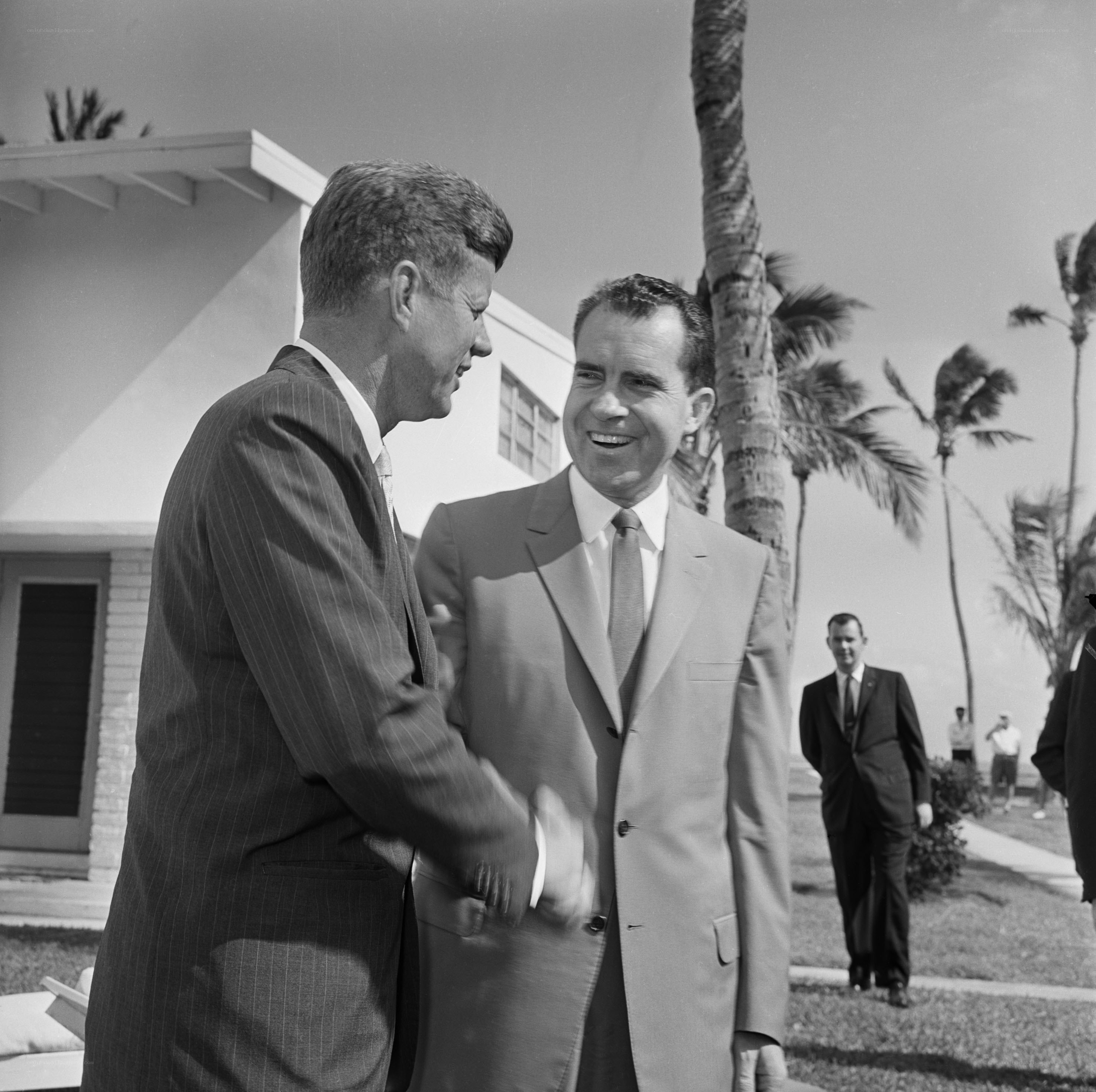 Kennedy and Nixon shake hands