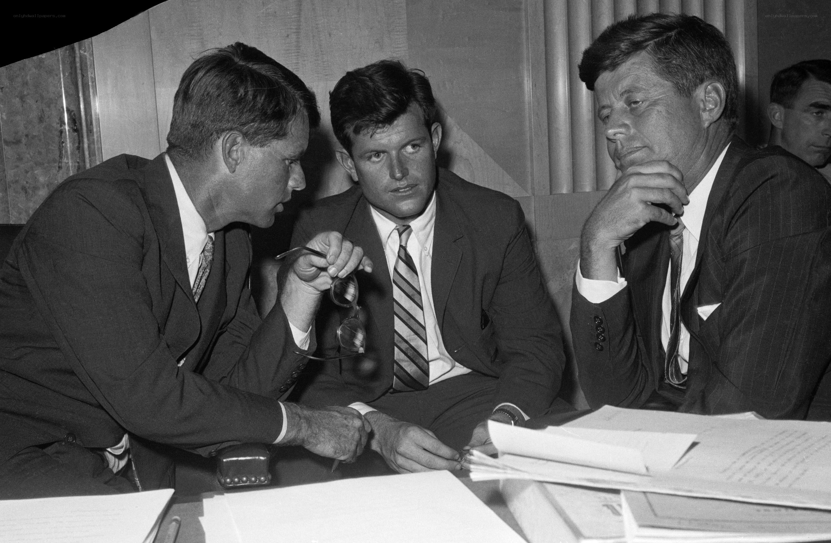 Kennedy brothers in discussion