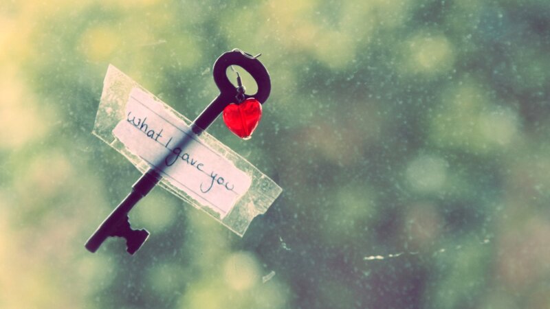key with heart and note
