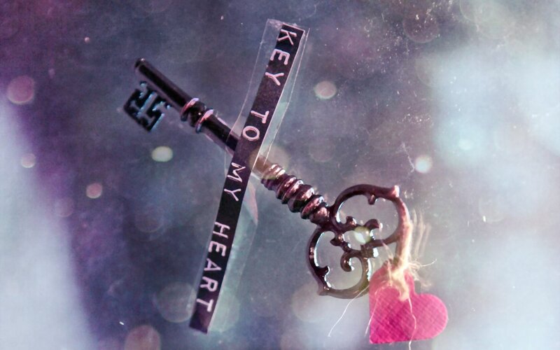 Key with Heart Charm — Black, Romantic