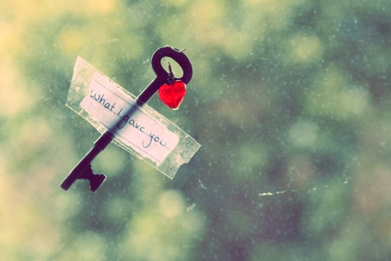Key with Heart Charm — Green, Romantic