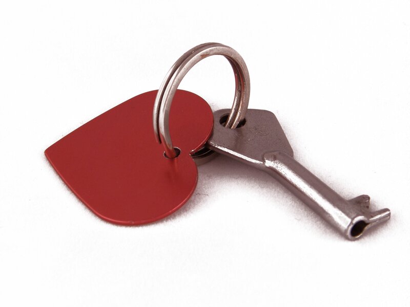 key with red heart tag