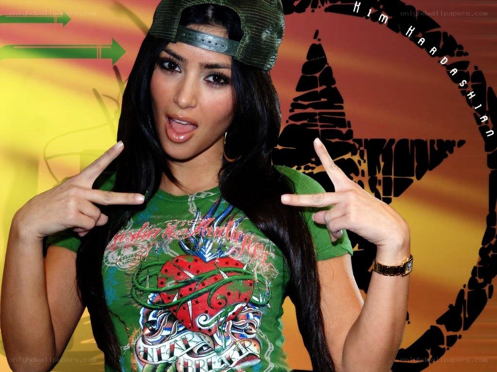 Kim Kardashian making peace signs