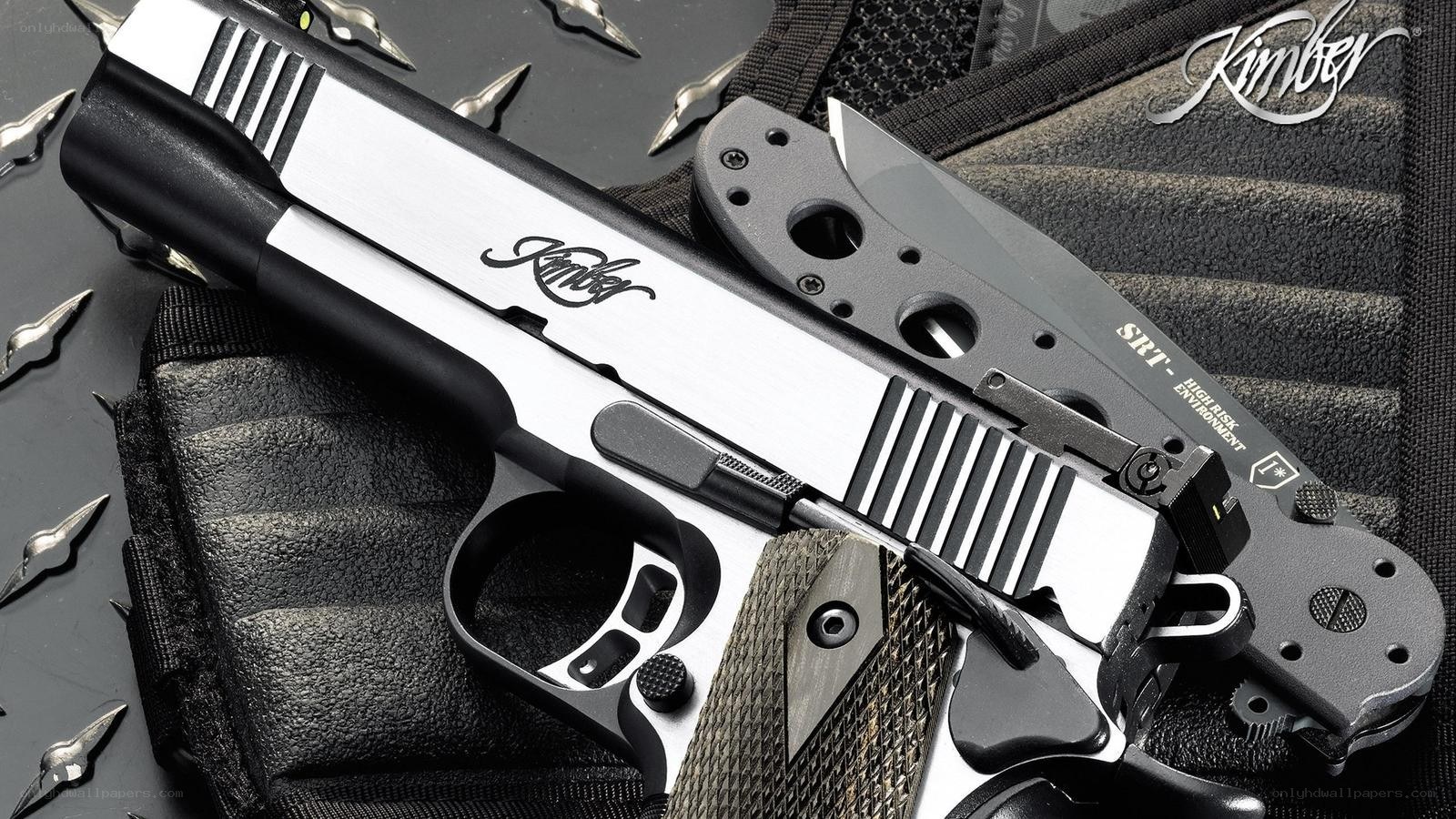 Kimber pistol and knife set