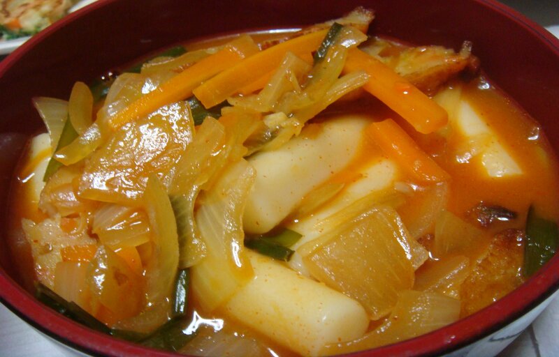 Kimchi Stew with Rice Cakes