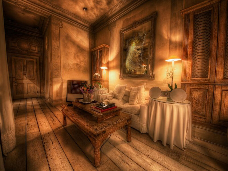 King Portrait in Room
