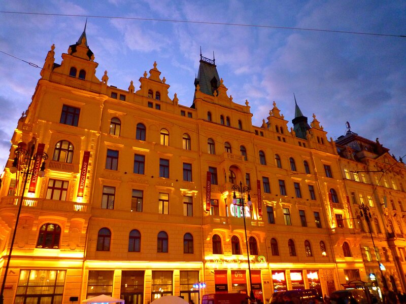 Kings Court Building