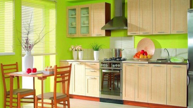 Kitchen with Dining Table