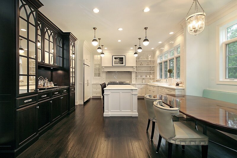 Kitchen with Island — White