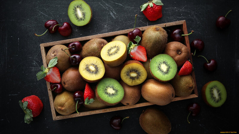 Kiwi and Berries in Box