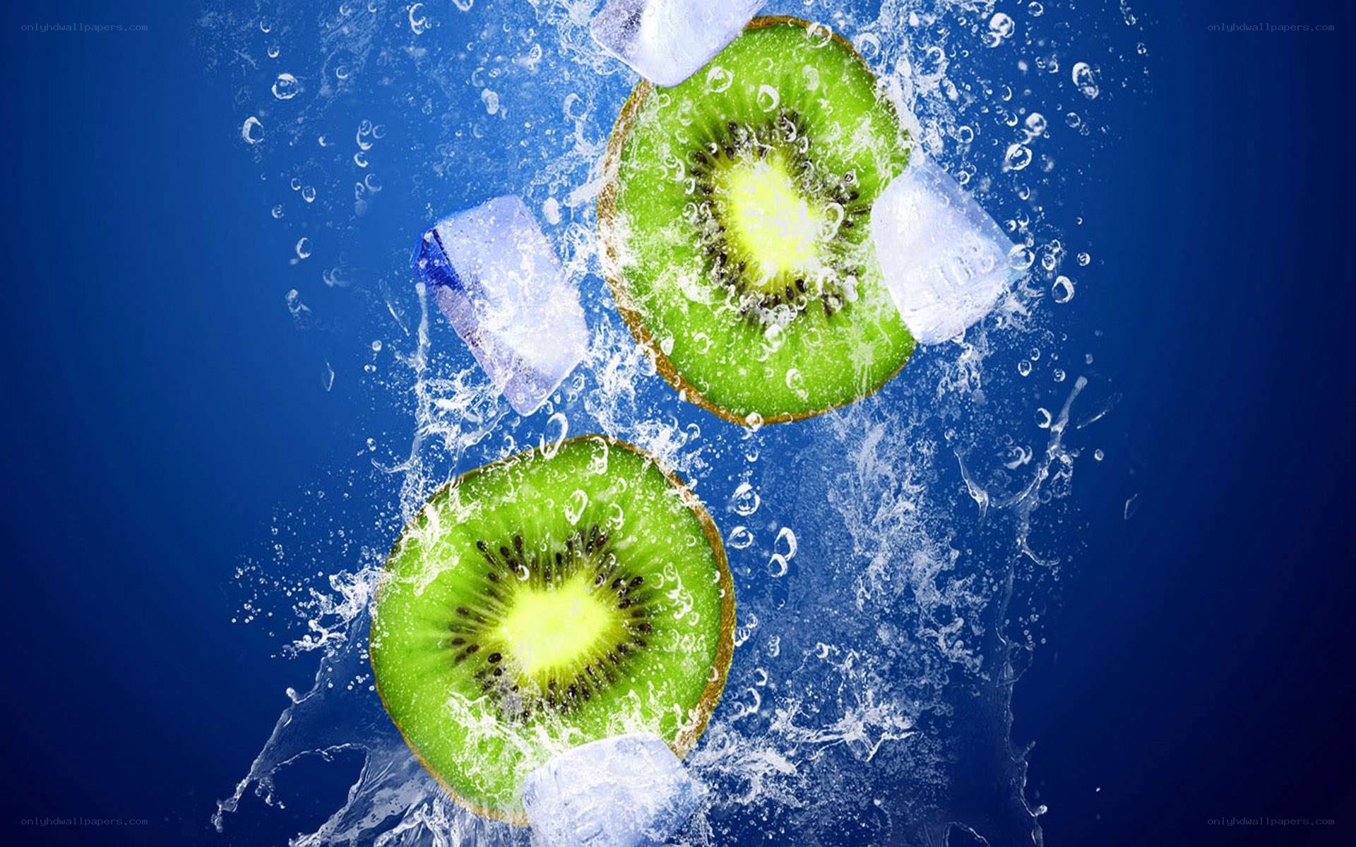 kiwi slices in water