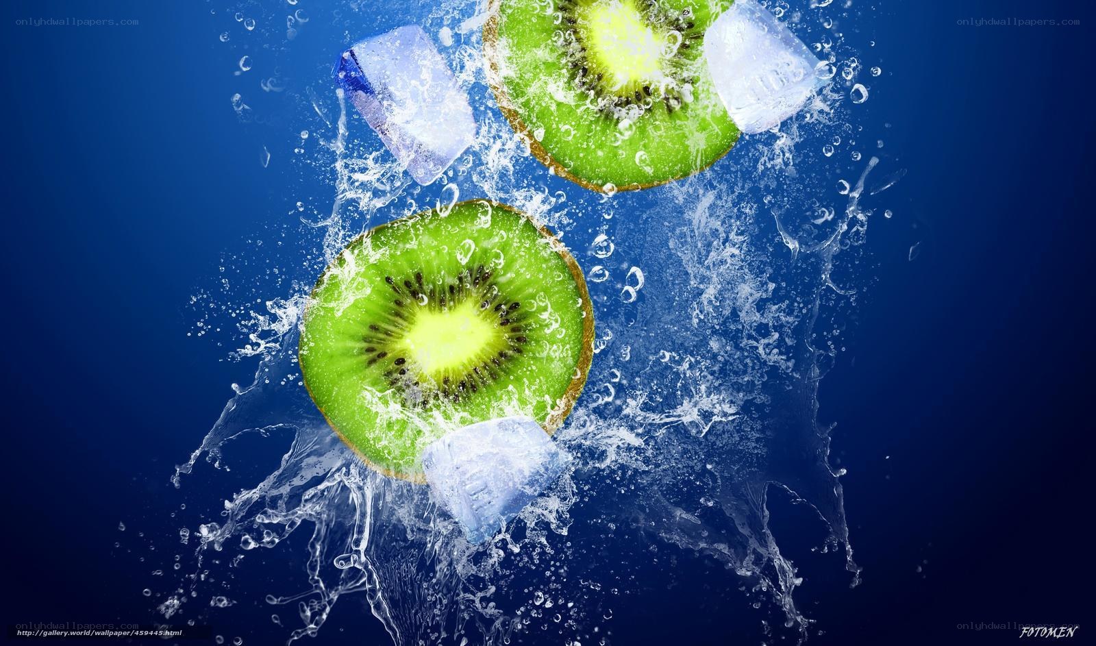 kiwi slices with ice in water