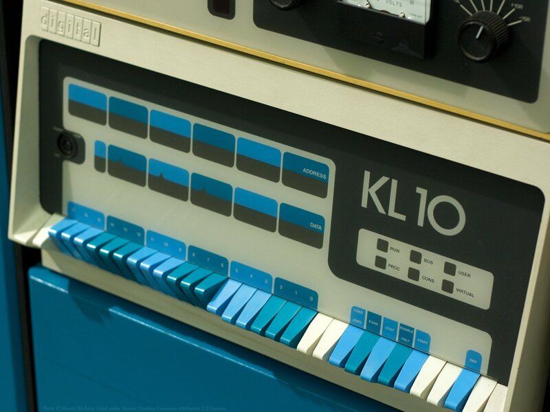 KL10 computer console