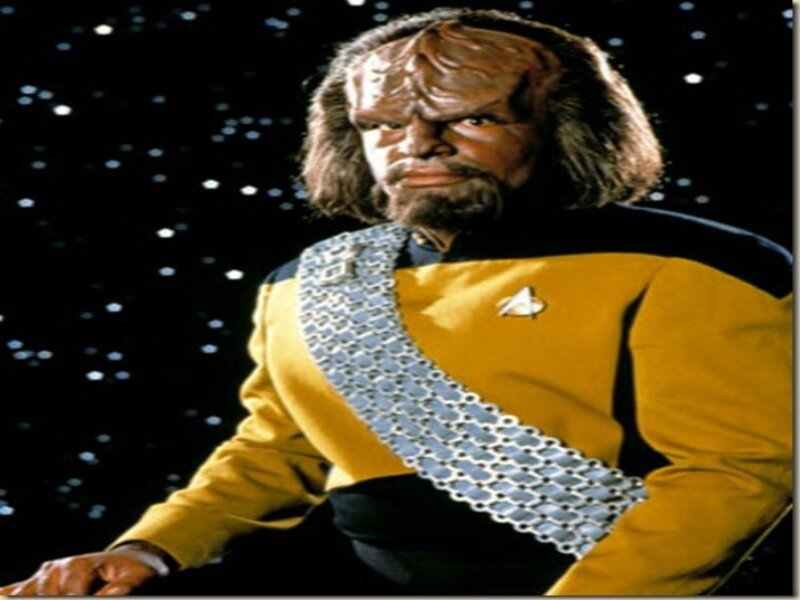 Klingon Character in Uniform — Yellow