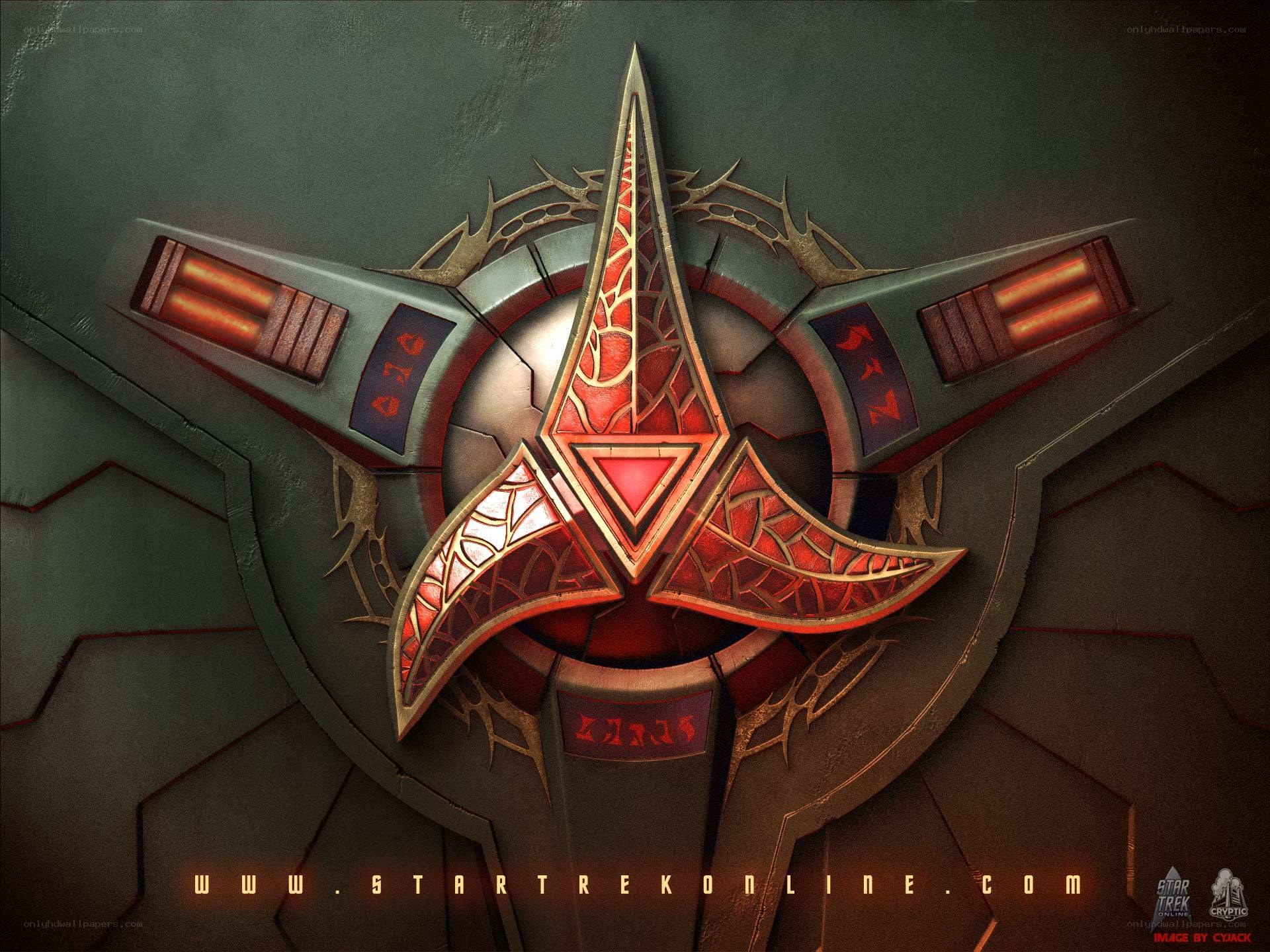 Klingon emblem on wall