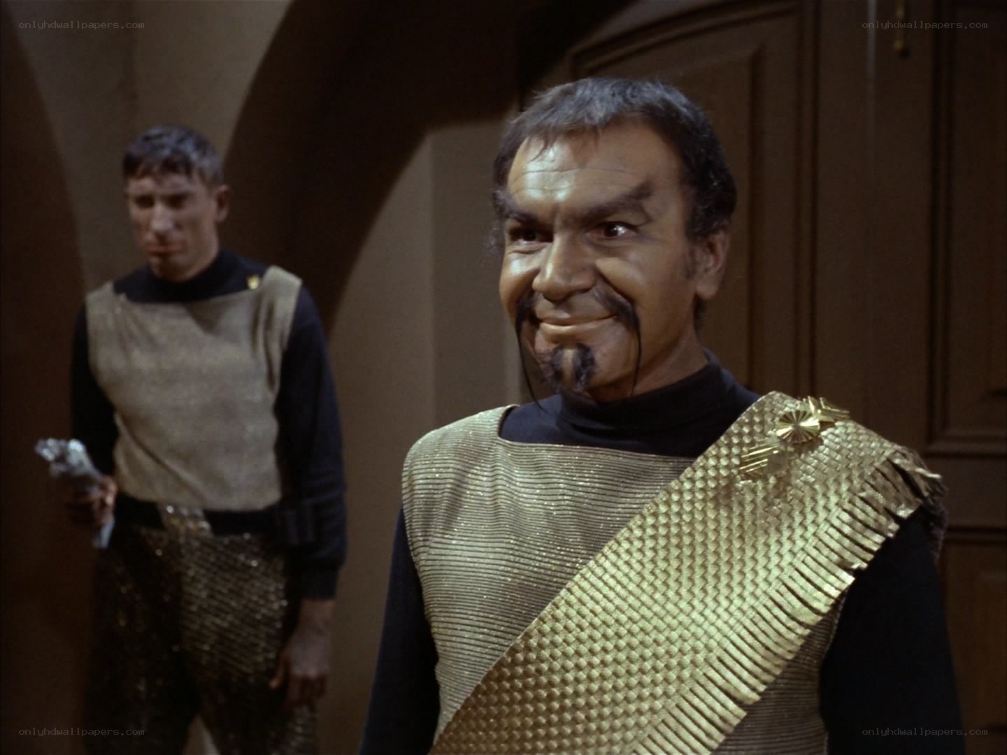 Klingon officer in corridor