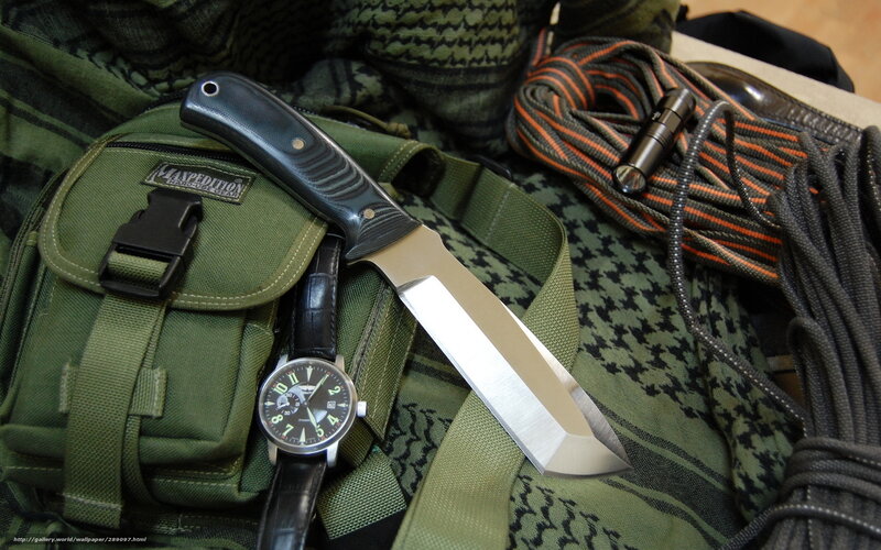 Knife and Watch on Gear