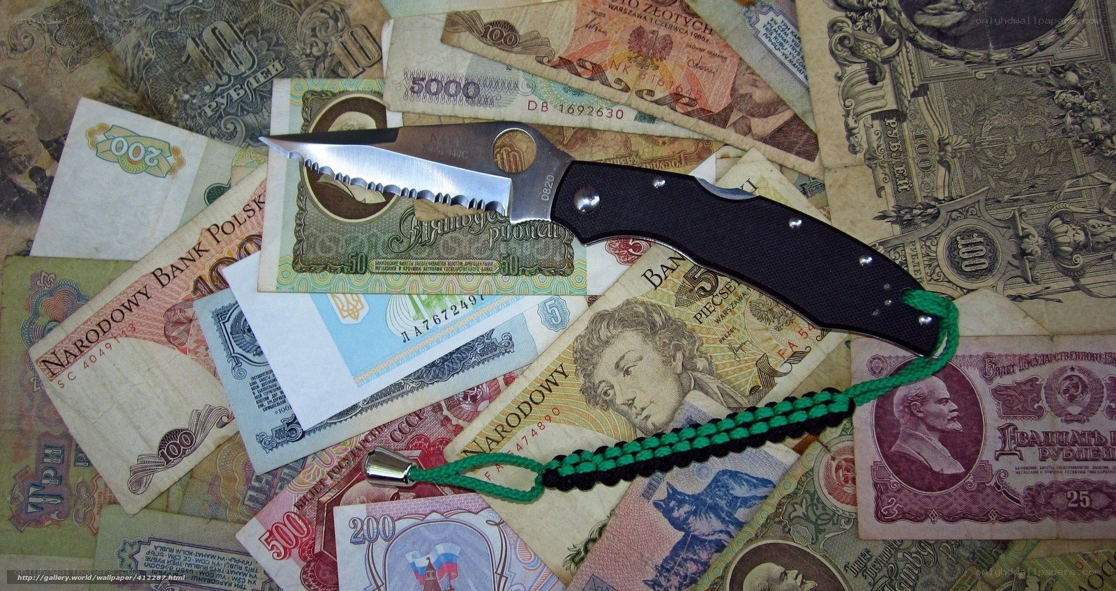 knife on banknotes