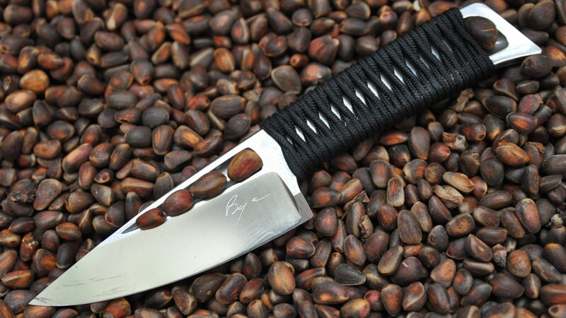 Knife on Pine Nuts — Black