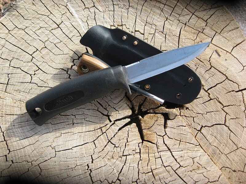 Knife on Tree Stump
