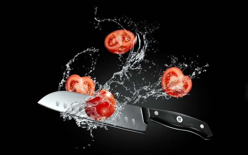 Knife Slicing Tomatoes — Black
