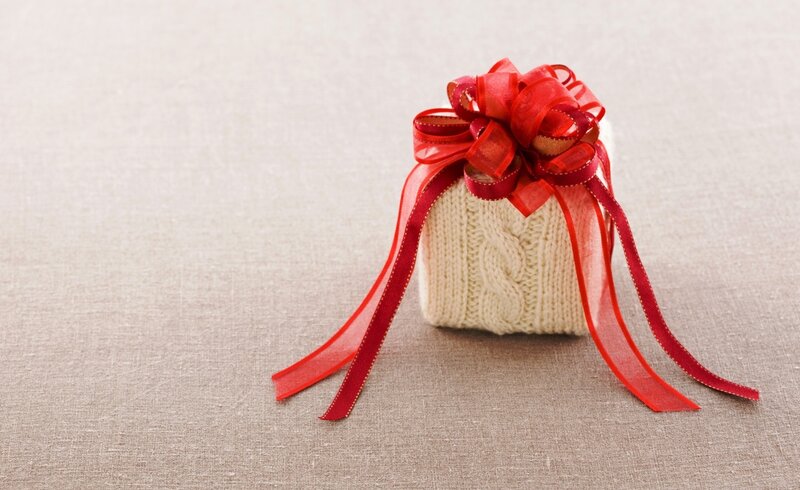Knitted Gift Box — Red