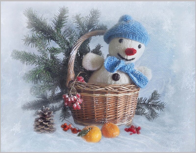 Knitted Snowman in Basket