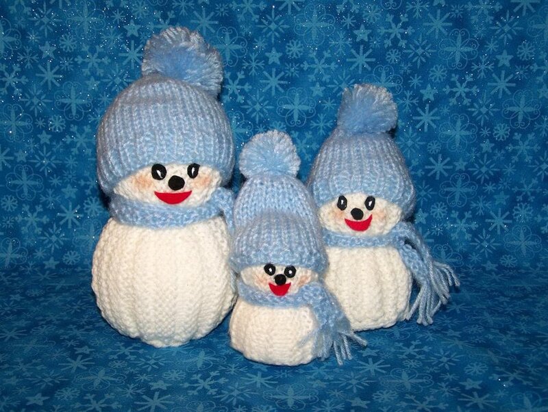Knitted Snowmen Family