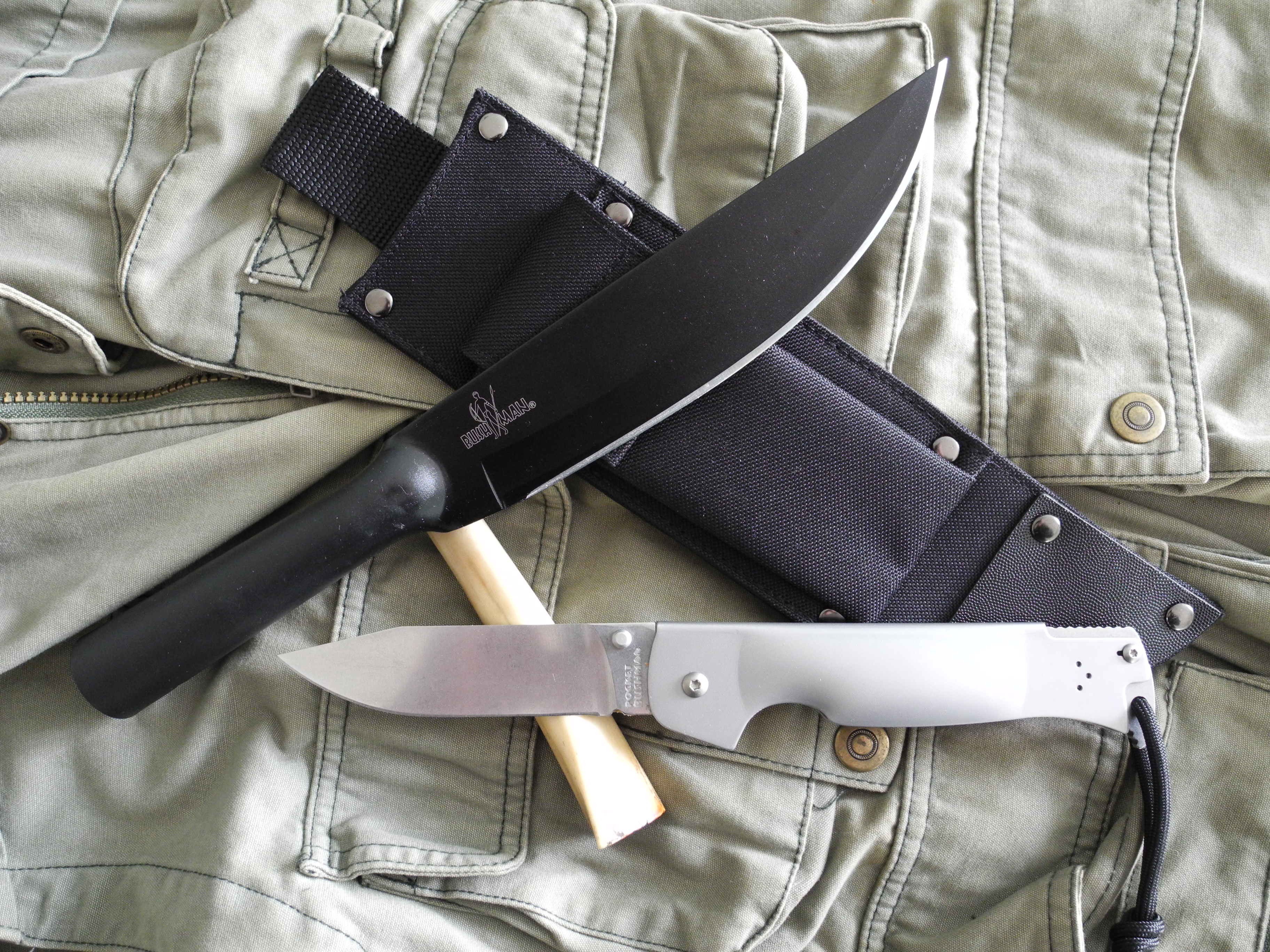 Knives on military clothing