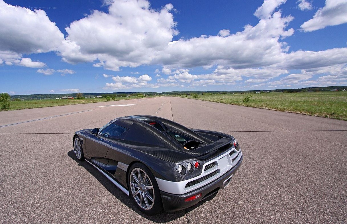 Koenigsegg CCX on a runway