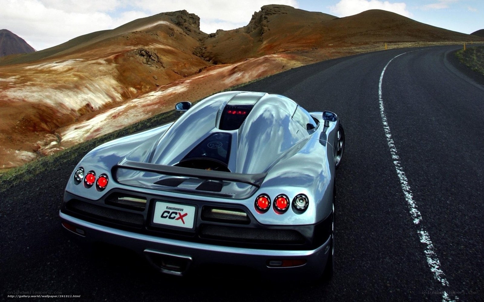Koenigsegg CCX on a winding road