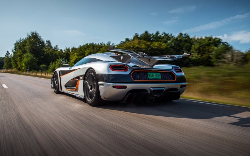 Koenigsegg One:1 on a country road