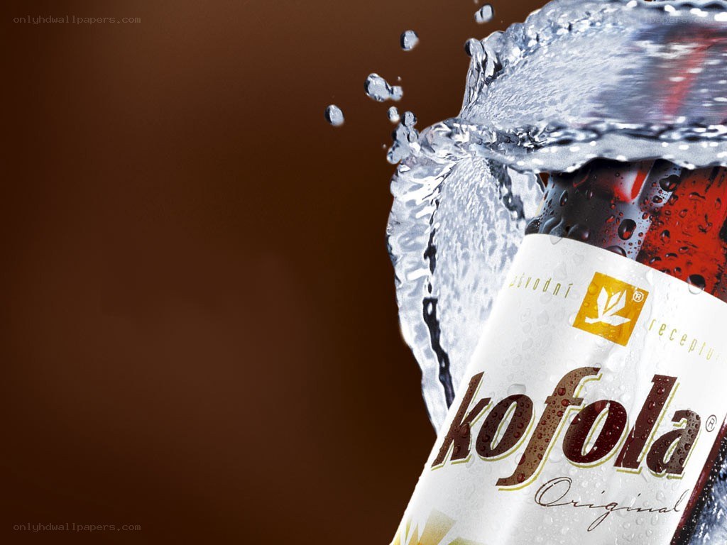Kofola bottle with water splash