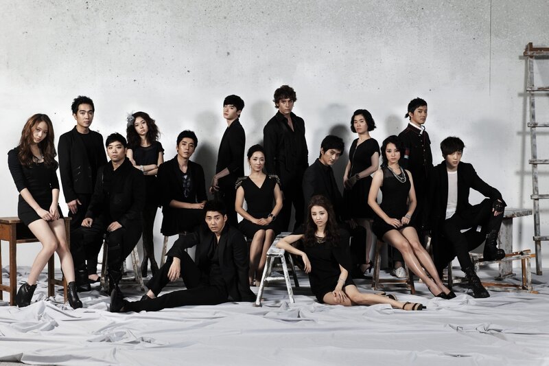 Korean drama cast group photo