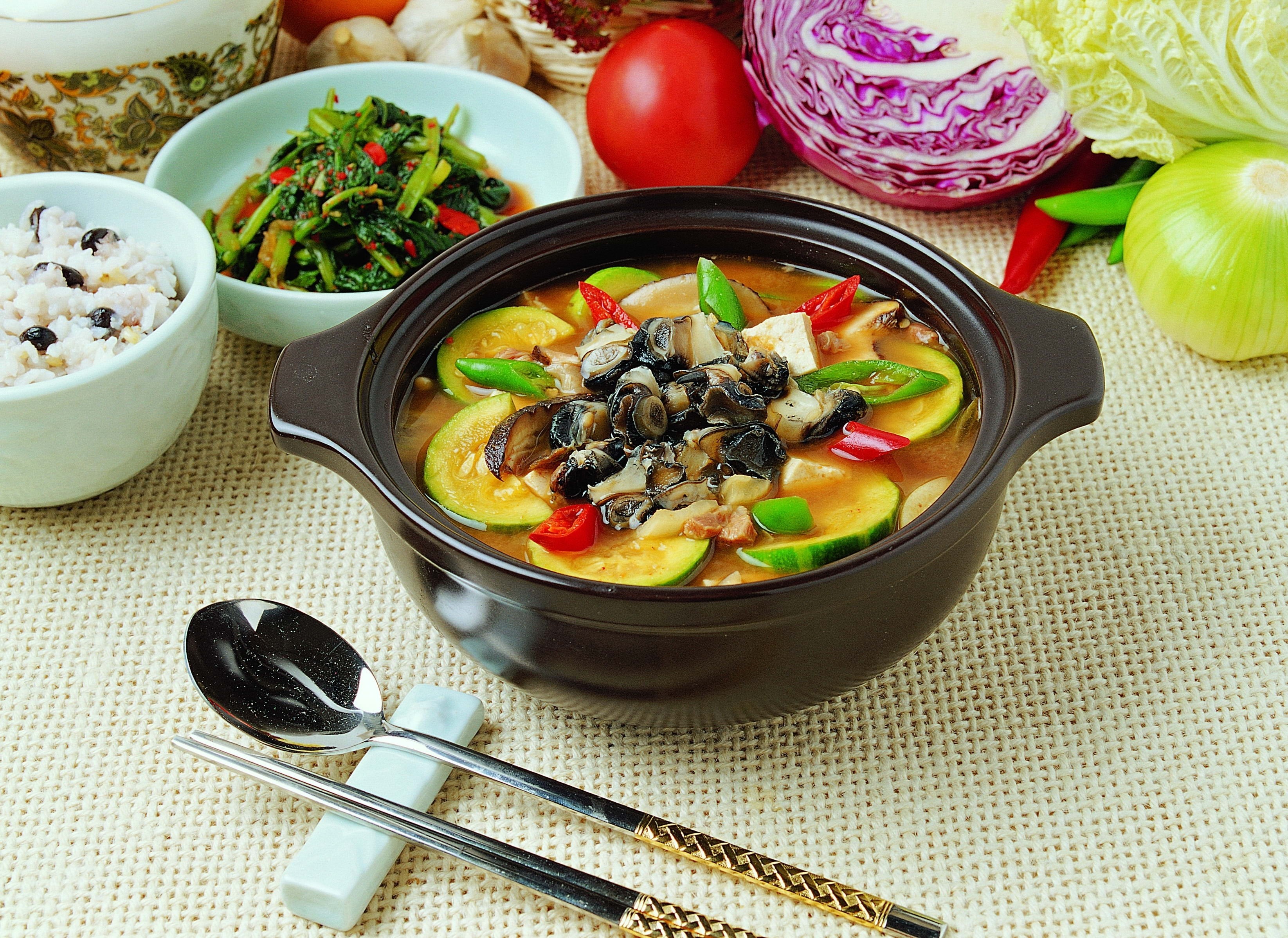Korean seafood stew with vegetables