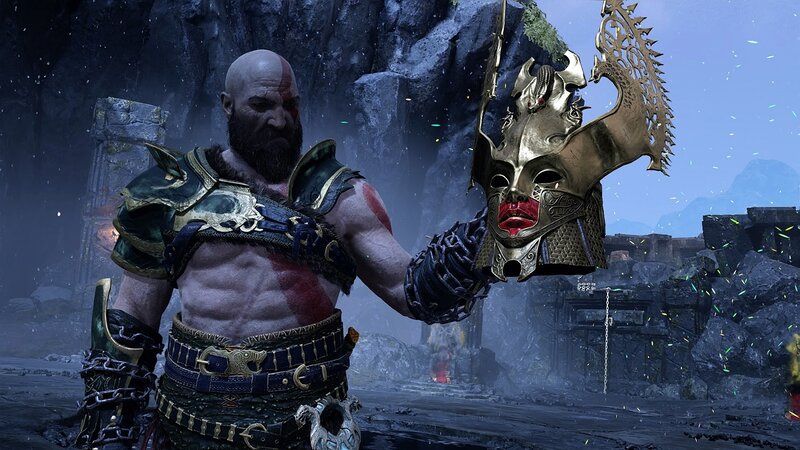 Kratos Holding a Helmet — Gray