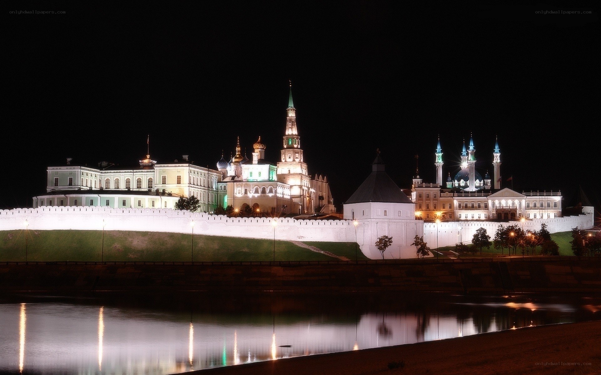 Kremlin at night