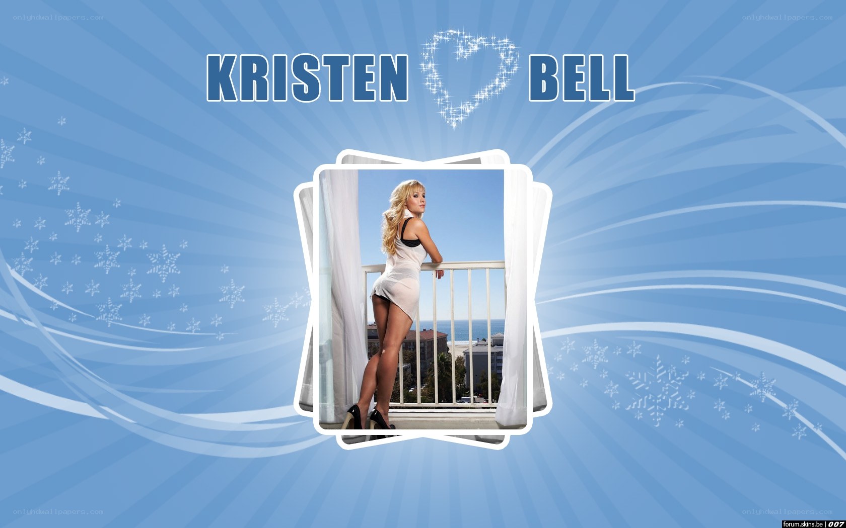Kristen Bell on balcony