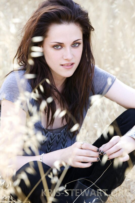 Kristen Stewart in a field