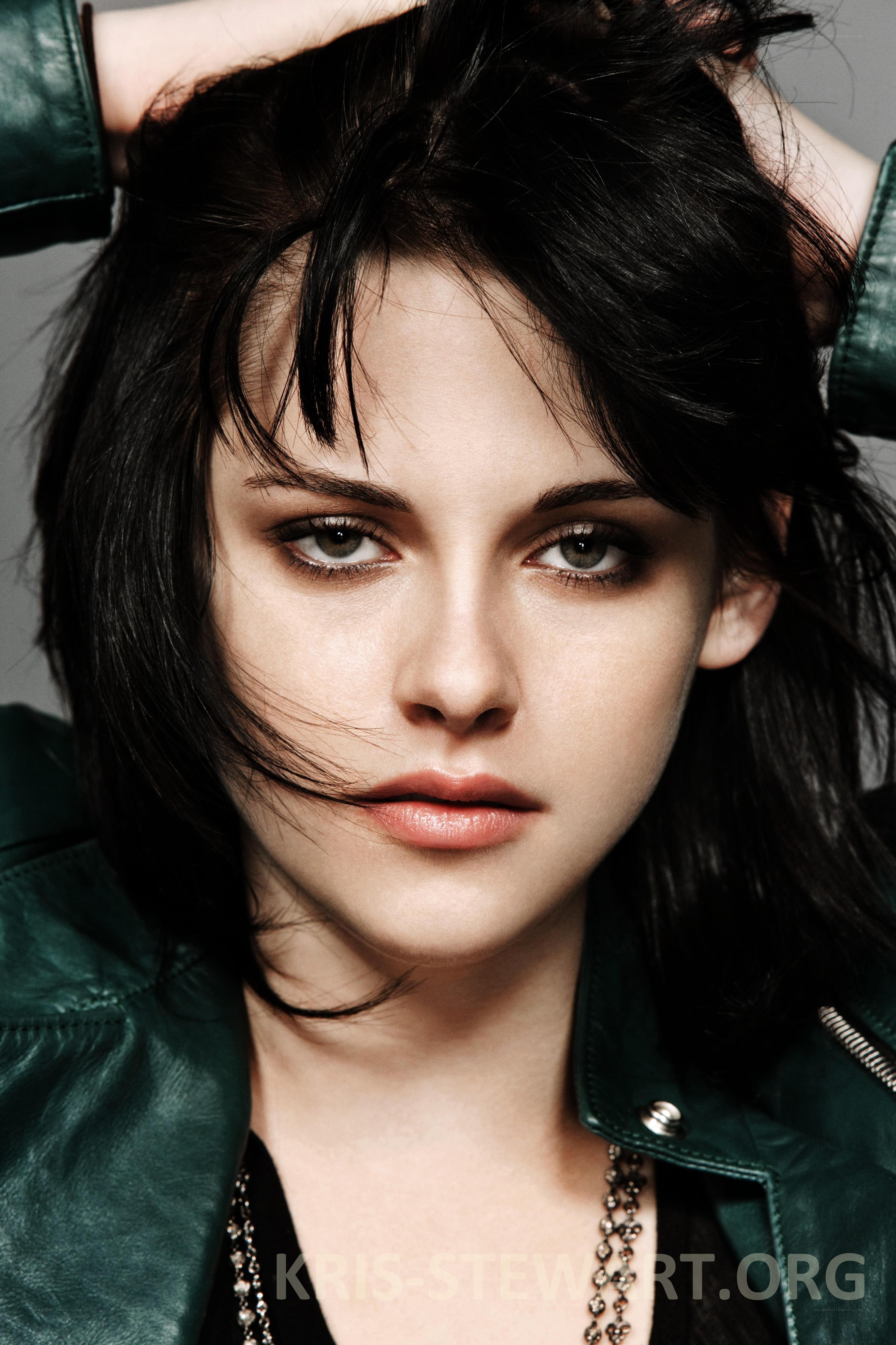 Kristen Stewart in green jacket