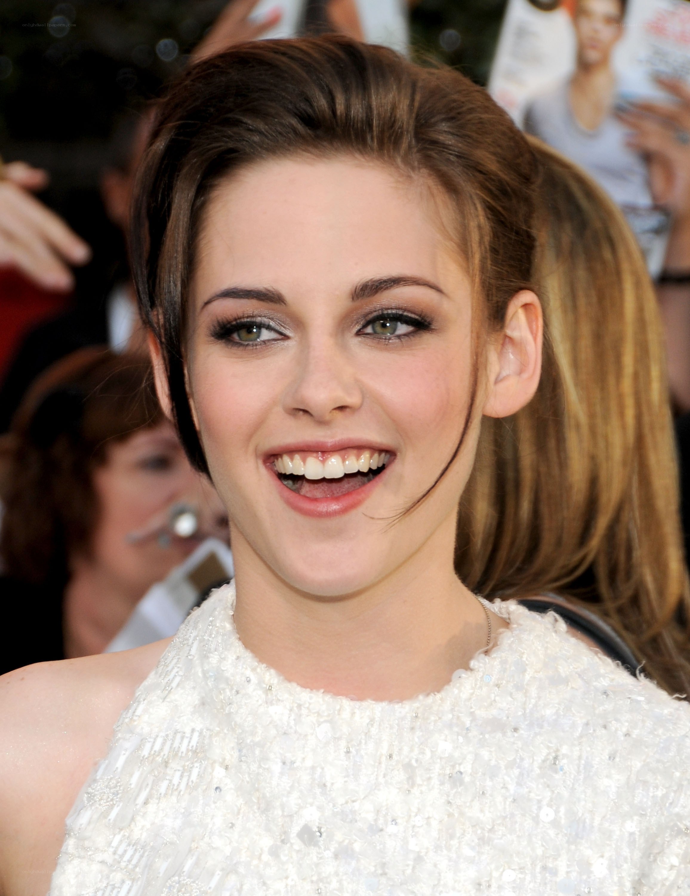 Kristen Stewart smiling at event