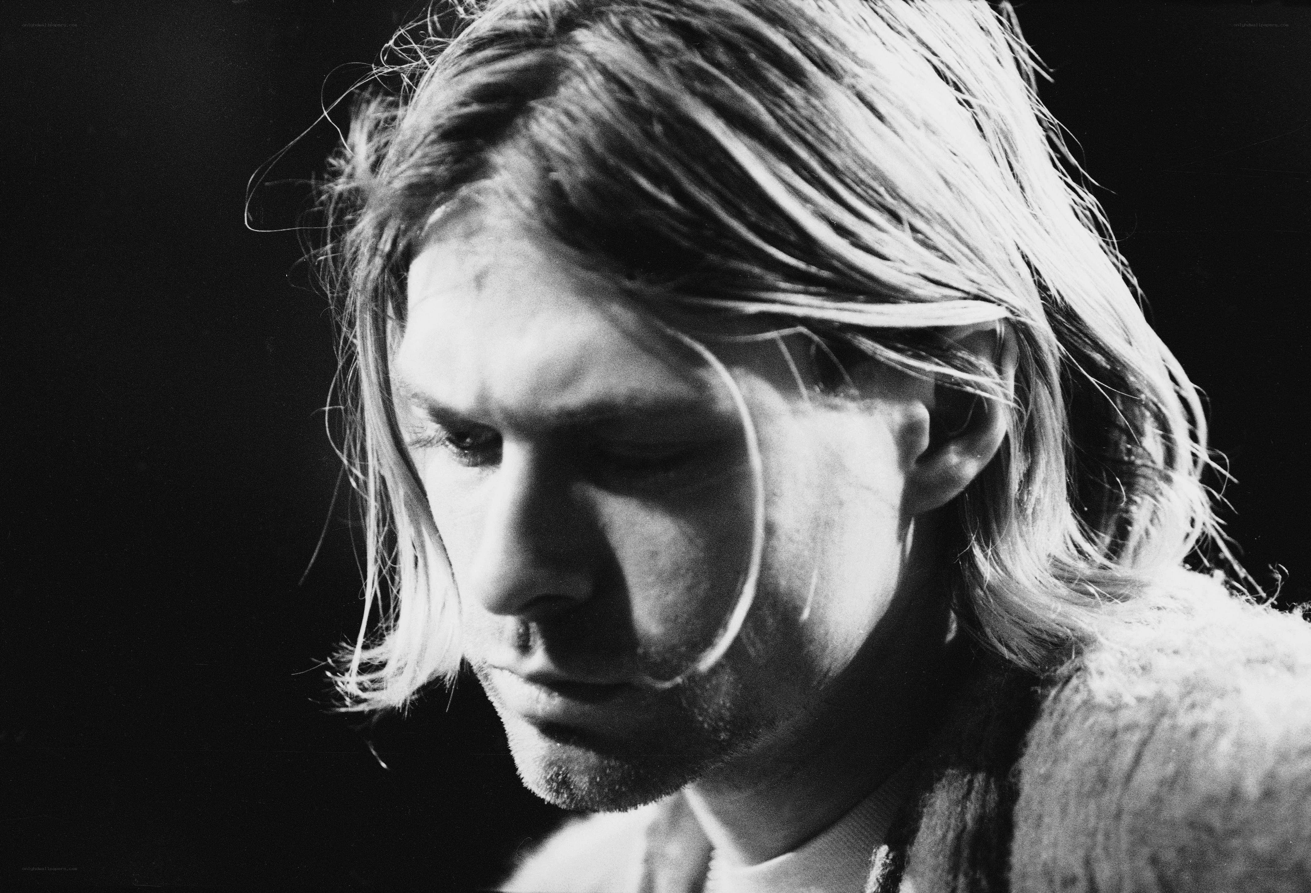 Kurt Cobain in black and white