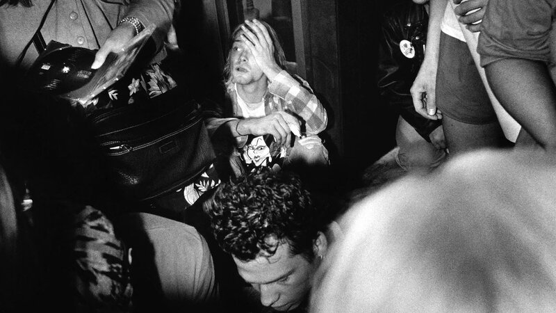 Kurt Cobain in crowd